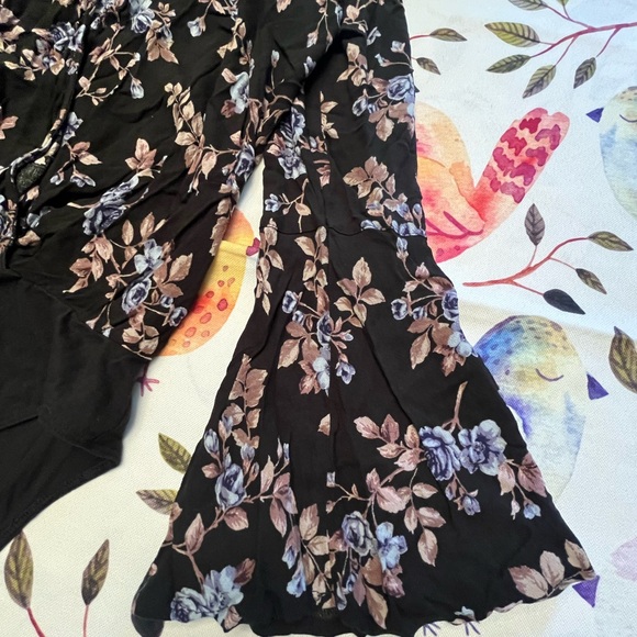 American Eagle bodysuit Floral Black Women's Top size small - Picture 2 of 9